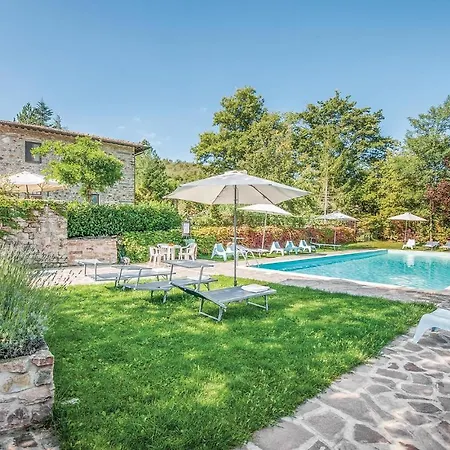 Apartment Magnolia Via Francois Lucolena in Chianti