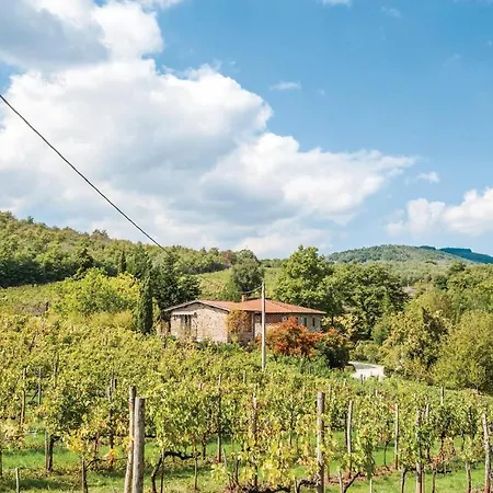 Apartment Magnolia Via Francois Lucolena in Chianti